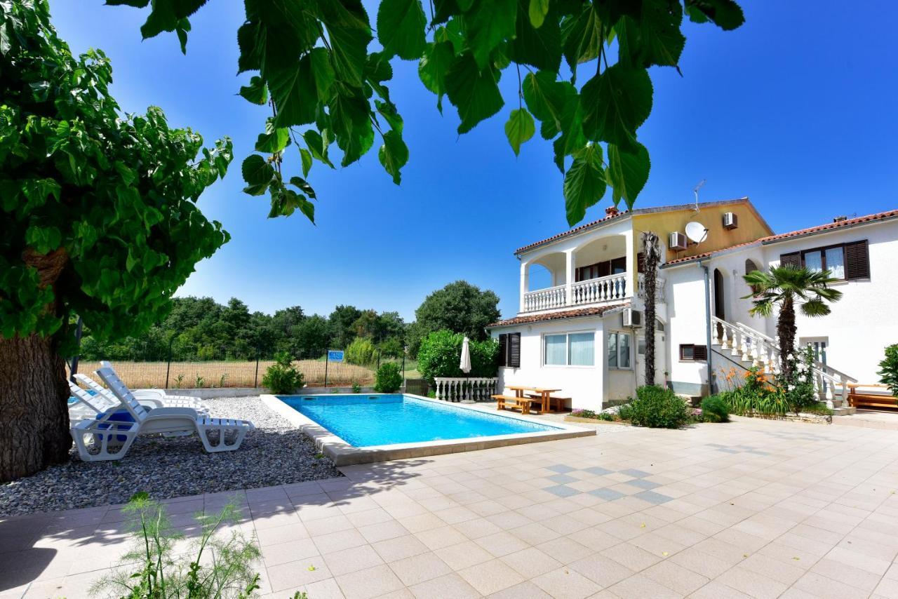 פורץ Apartments Ella מראה חיצוני תמונה
